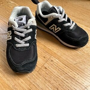 New Balance Kids Shoes - Navy Blue toddler 6.5